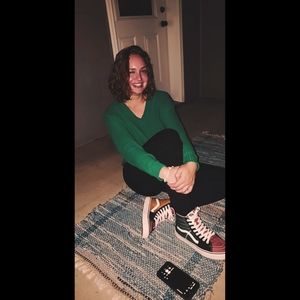 Meet your Posher, Laura